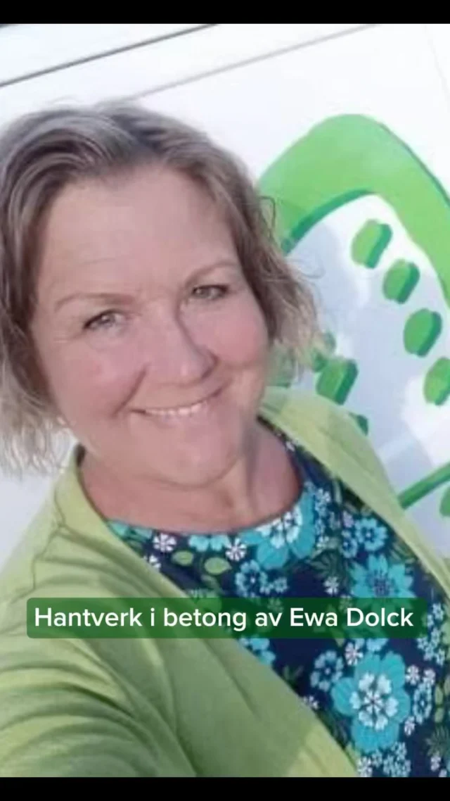 Ewa Dolck - från Tanke till Form  Butiken håller öppet enligt följande framöver :  Torsdag 1 maj kl 11-14 
Lördag 3 maj kl 11-14
Lördag 17 maj kl 11-14
Lördag 31 maj kl 11-14
Fredag 6 juni Jubileumskalas !!! 🌺
Lördag 7 juni kl 11-14  Hantverk i betong, skapat i egen verkstad i Håstorp Längjum Fristad utanför Borås  Sedan snart 10 år driver jag på heltid mitt företag med konsthantverk i betong. Allt från trädgårdsdekorationer till vinglas och smycken alltid helt eller delvis i betong  Jag har verkstad på gården och sedan snart 3 år även en liten enkel butik. Butiken är verkligen enkel och opretentiös men ett sätt att visa mina alster och även härbärgera mitt hantverk mellan de mässor jag ställer ut på  Däremellan hittar ni mig på:  @tradgardochhantverk  i Tällberg i Dalarna 9-11 maj  @wapnoslott  i Halland trädgårdsmässa 23-25 maj  @brunskogshembygdsgard hantverksmässa 27-29 juni  Slöjdmässan i Hjo 11-13 juli  Observera att butiken är enkel med nivåskillnader ute och inne. Jag har inte kundtoaletter eller café, bara mitt eget skapade hantverk helt eller delvis i betong  Betalning med Swish, kort eller kontant 
Självklart kvitto med moms !  Vill du komma annan dag och tid skickar du bara förslag på tid så löser vi det säkert. Jag är nästan alltid hemma, men har även kor o hundar mm men med en timme eller två framförhållning brukar det mesta gå att lösa !  Varmt välkommen !  🌺🌺🌺🌺🌺🌺🌺🌺🌺🌺  #konsthantverkare #trädgårdsdekorationer #Hantverk #svenskthantverk #tällberg #borås #sjuhäradsbygden  #Dalarna #villalångberställberg #trädgårdsmässan #floby #Västergötland #bollebygd #ulricehamn #bredared #butikbrygghuset #sparsör #herrljunga #borgstena #fristad #trädgårdsinspiration #slöjdmässanihjo #slöjdmässan #hjo #brunskog #hantverksmässanibrunskog #wapnö #wapnöslott #wapnöträdgårdsmässa